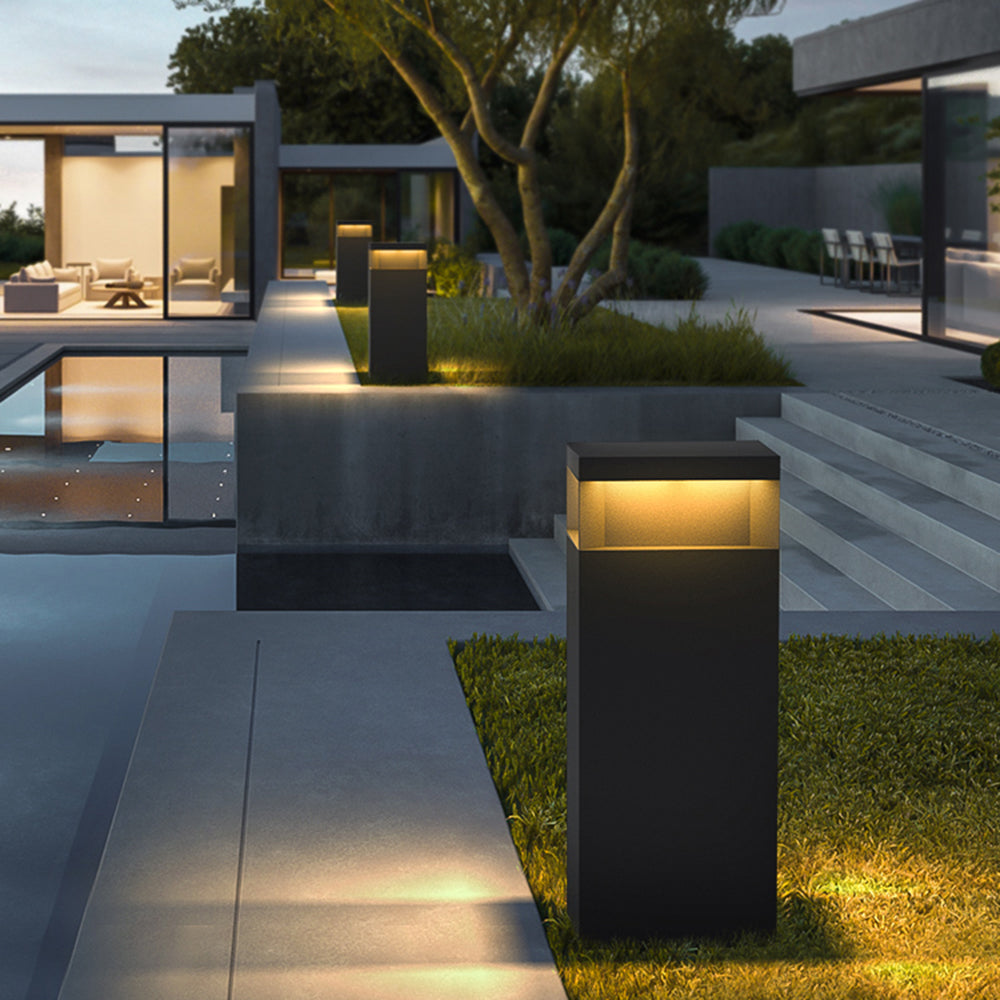 Ray Metal Rectangular Solar Outdoor Path Light, Black