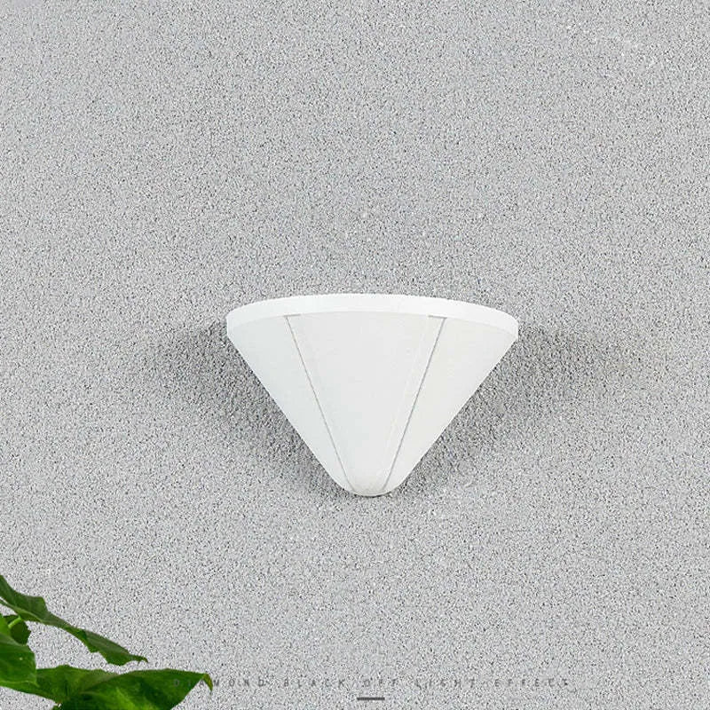 Ray Modern Cone Metal Outdoor Wall Lamp, Black