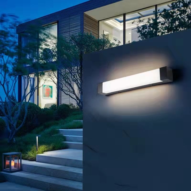 Ray Minimalist Linear Metal Outdoor Wall Lamp, Black