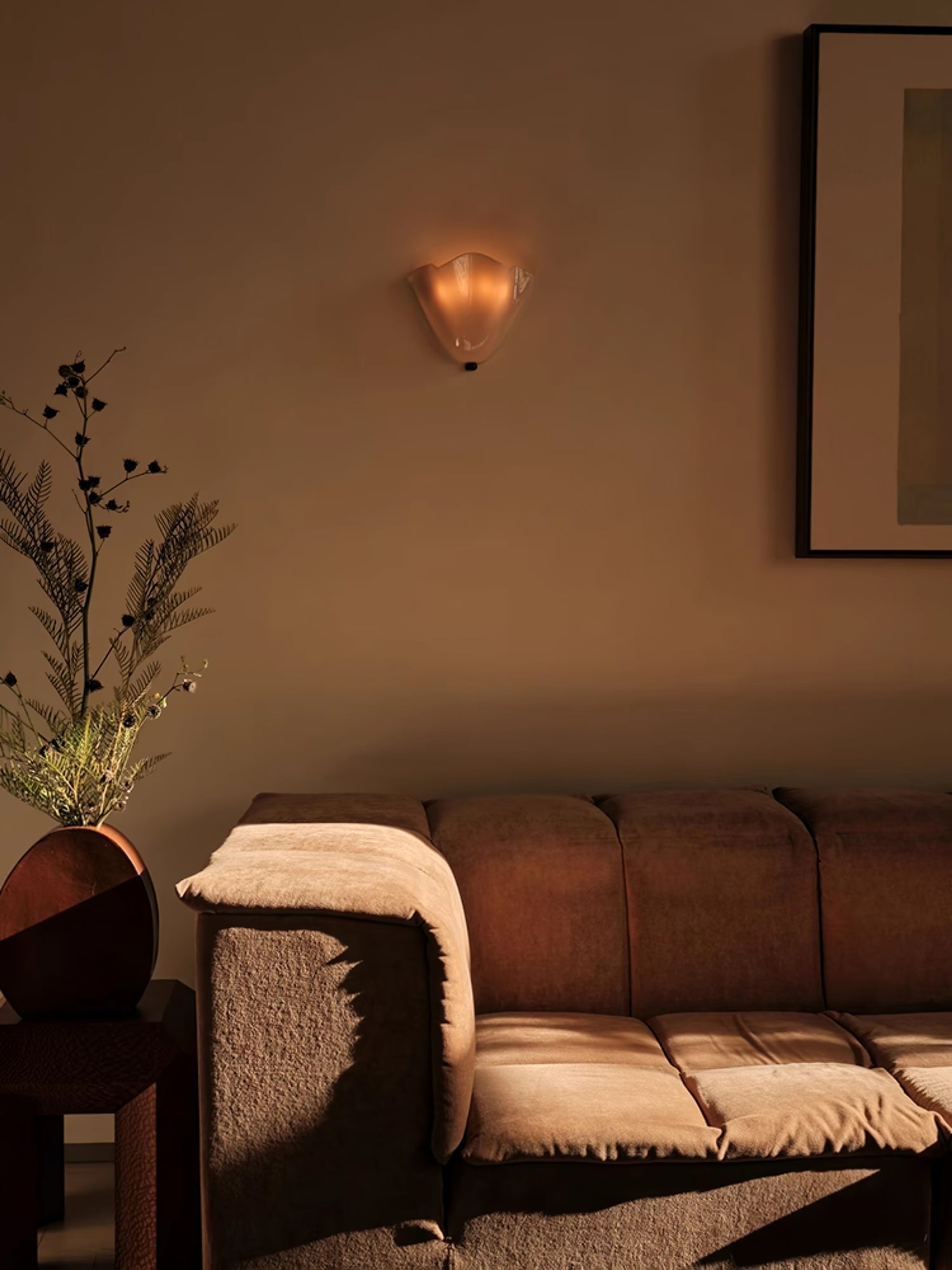 Lustra Lampe Murale Élégante aux Courbes Douces - Neutralighting