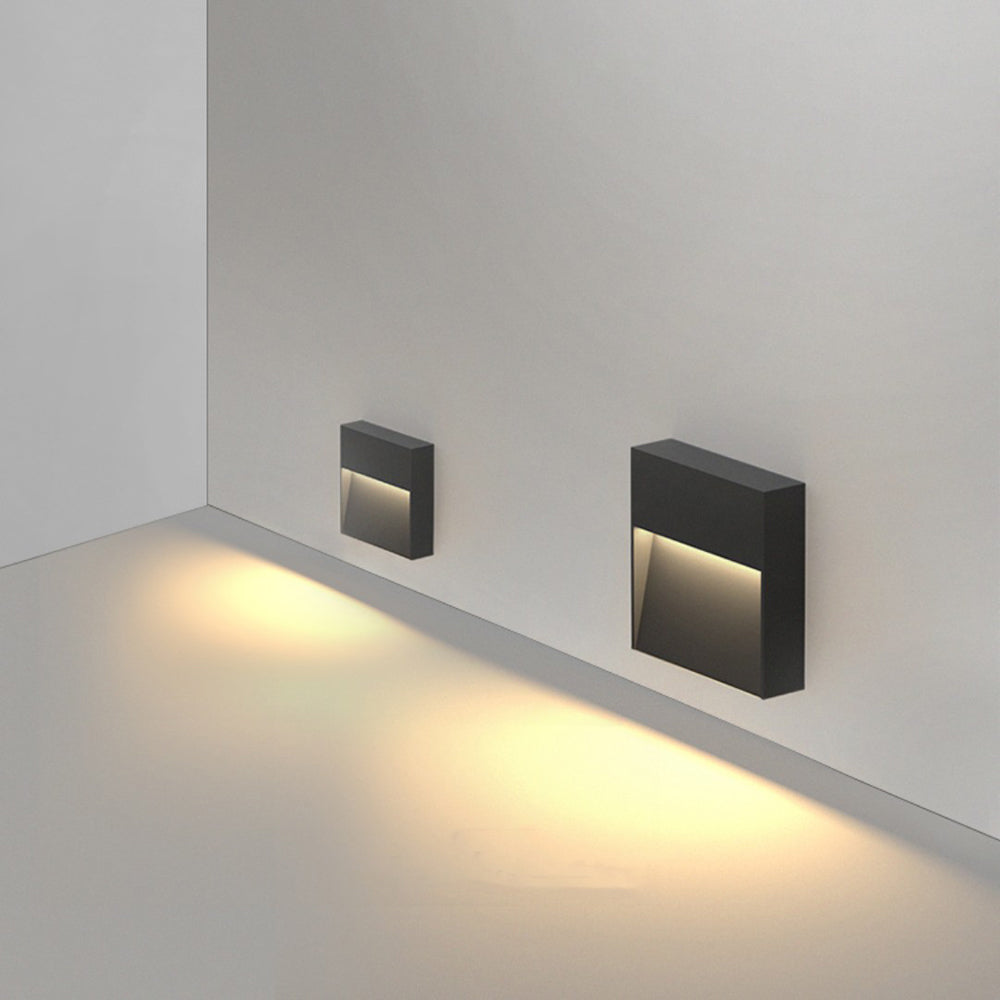 Ray Metal Rectangular Outdoor Deck/Step Light, Black