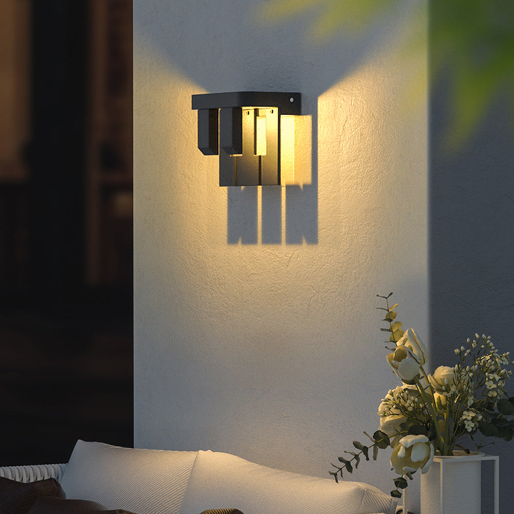 Ray Modern Minimallist Metal Solar Outdoor Garden/Yard Wall Lamp, Black