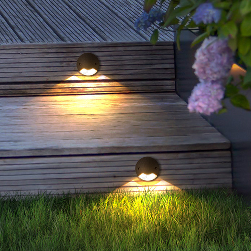 Ray Metal Cylindrical Outdoor Step/Deck Light, Black
