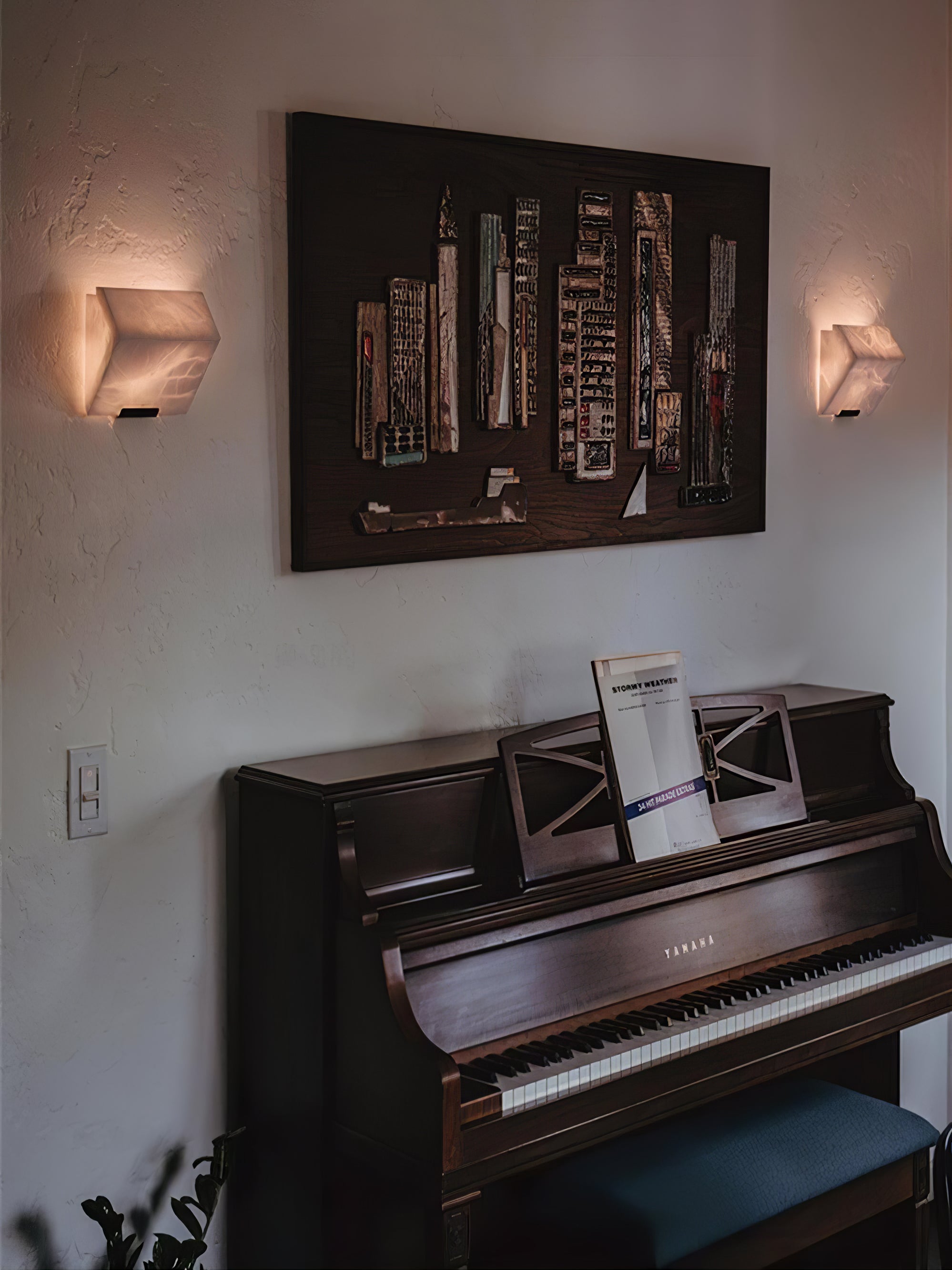 Dione Alabaster Wall Lamp - Neutralighting
