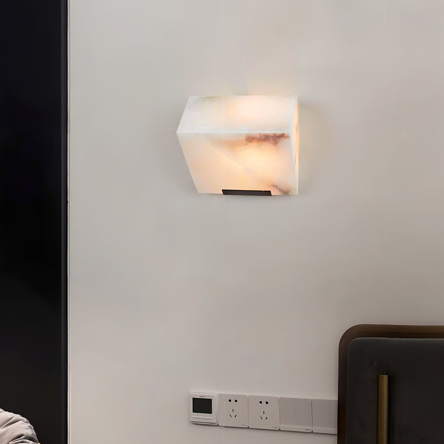 Dione Alabaster Wall Lamp - Neutralighting