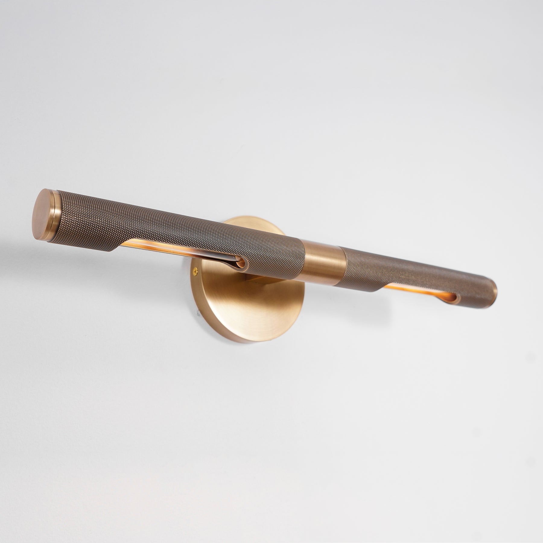 Solvain Modern Brass LED Wall Light - Neutralighting