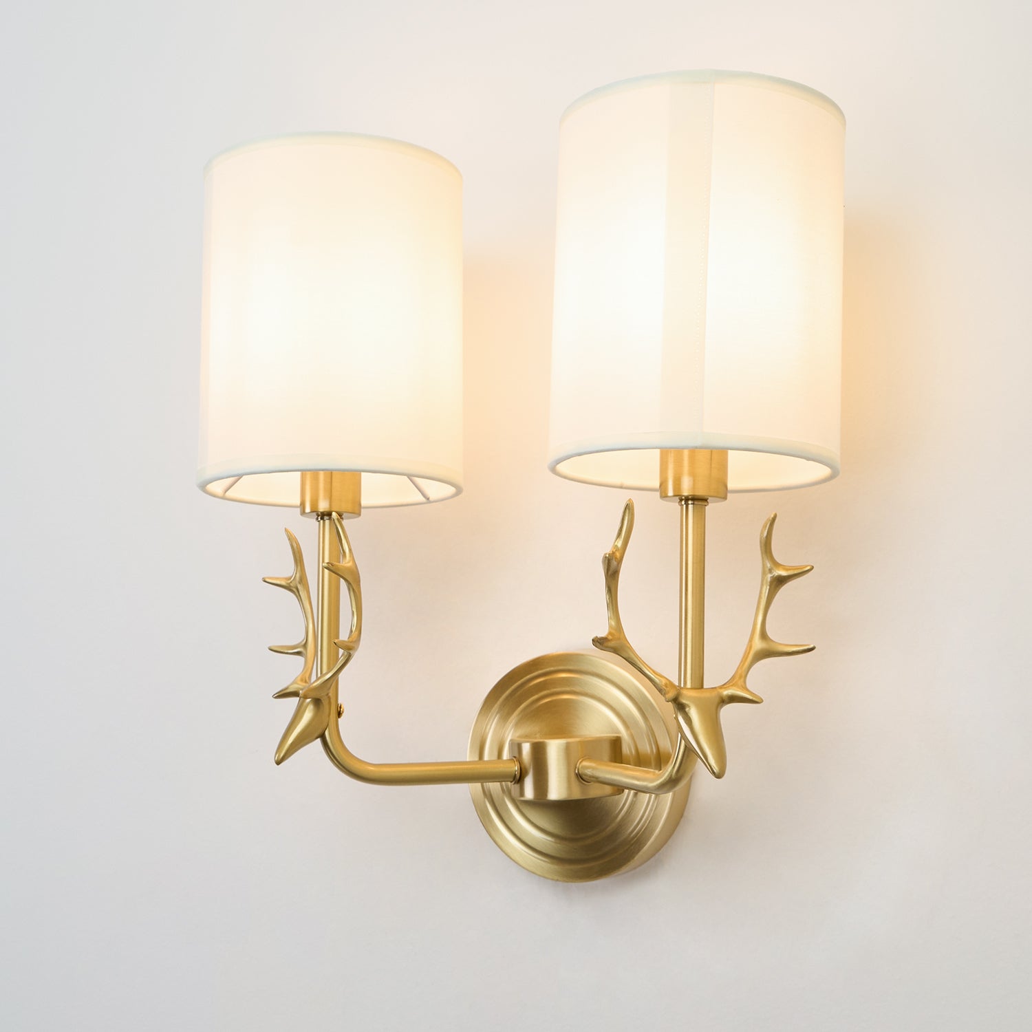 Noble Elegance Deer Head Brass Wall Light - Letslighting