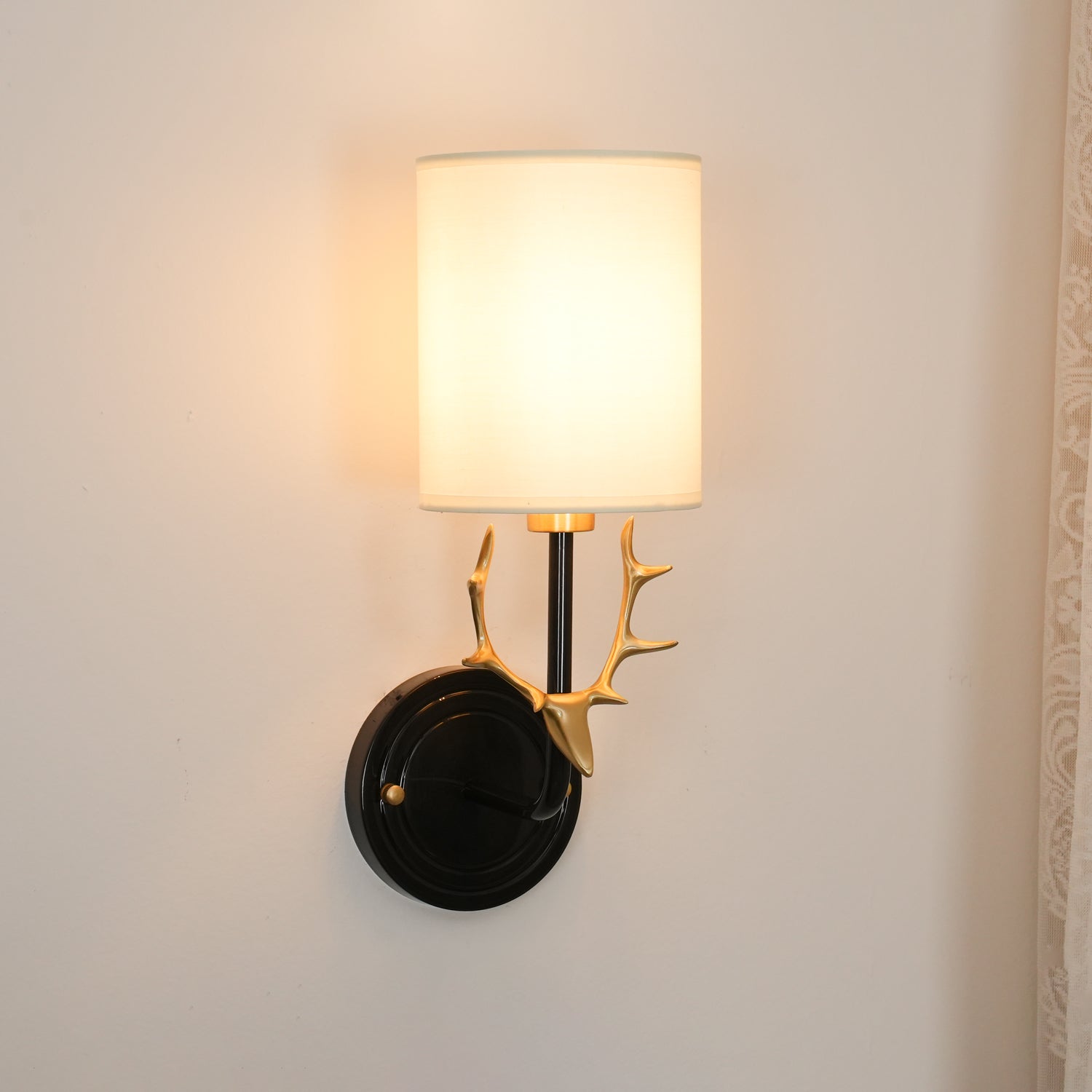 Noble Elegance Deer Head Brass Wall Light - Letslighting