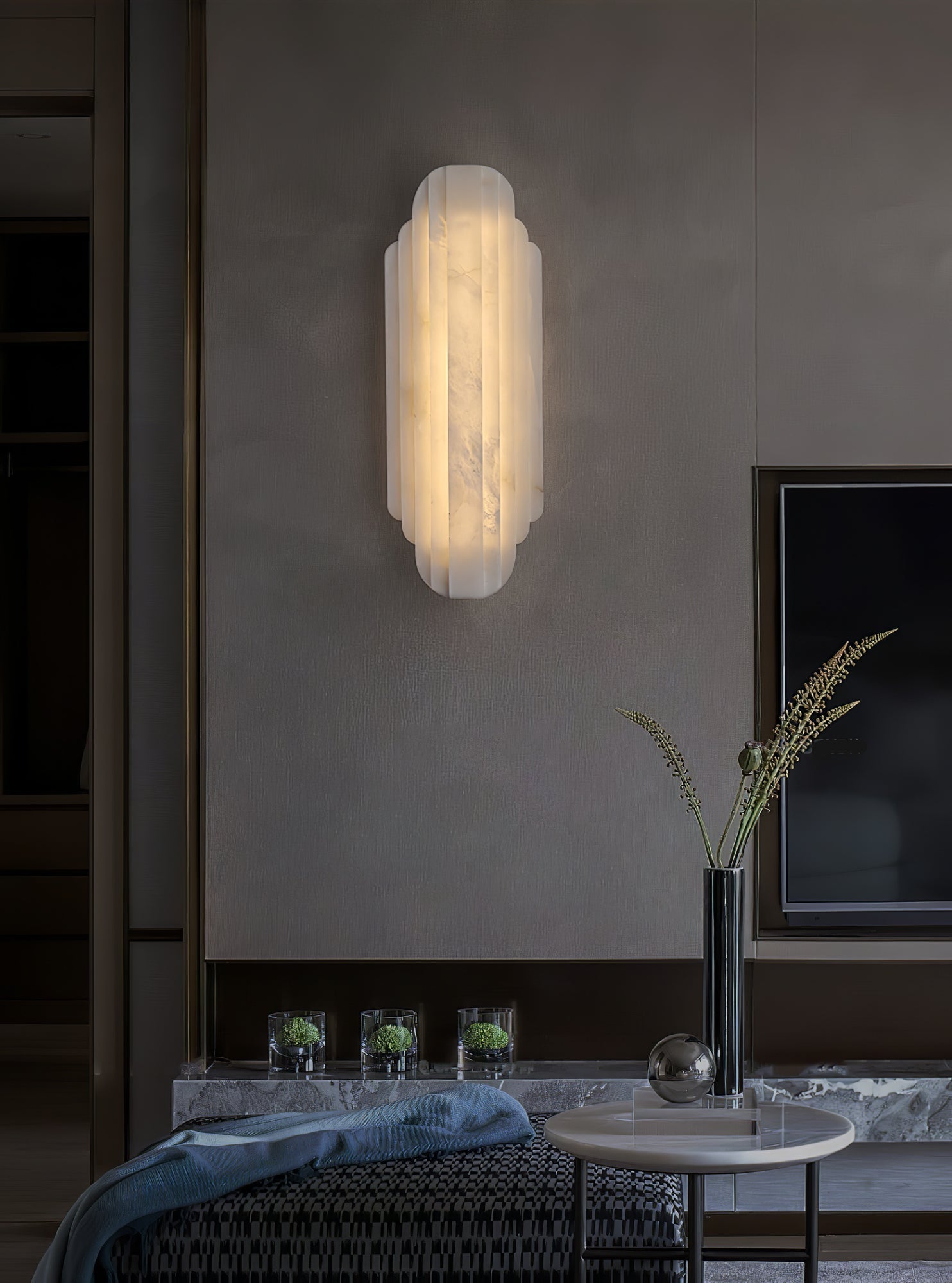 Avthaaris Art Deco Alabaster Wall Light - Neutralighting