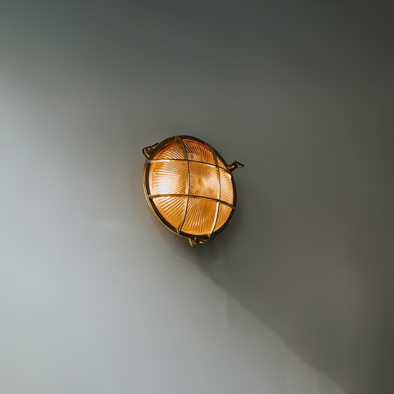 Erthearis Vintage Brass Bunker Sconce Wall Lamp - Letslighting