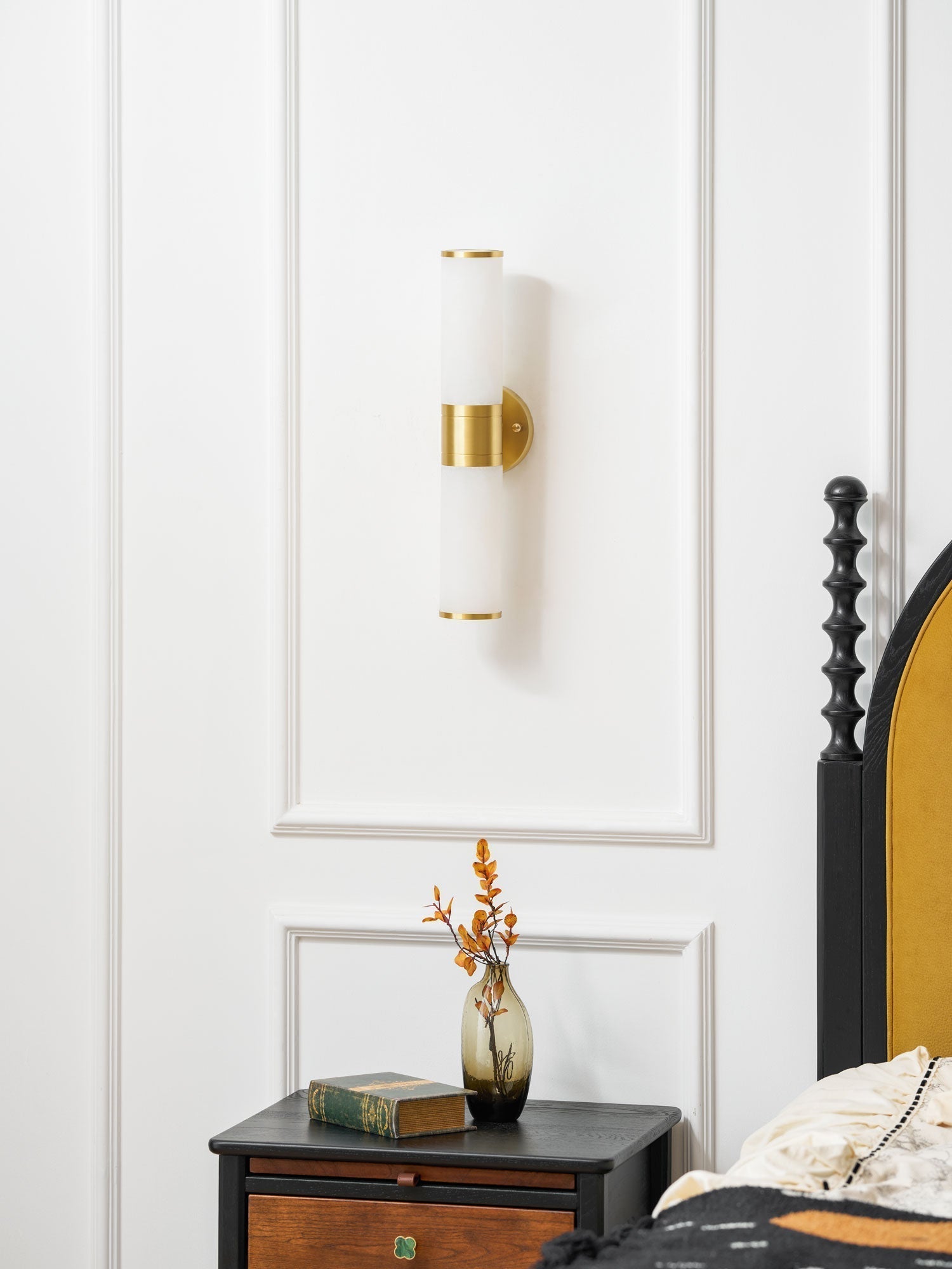 Kaia Minimalist Alabaster Wall Lamp - Neutralighting