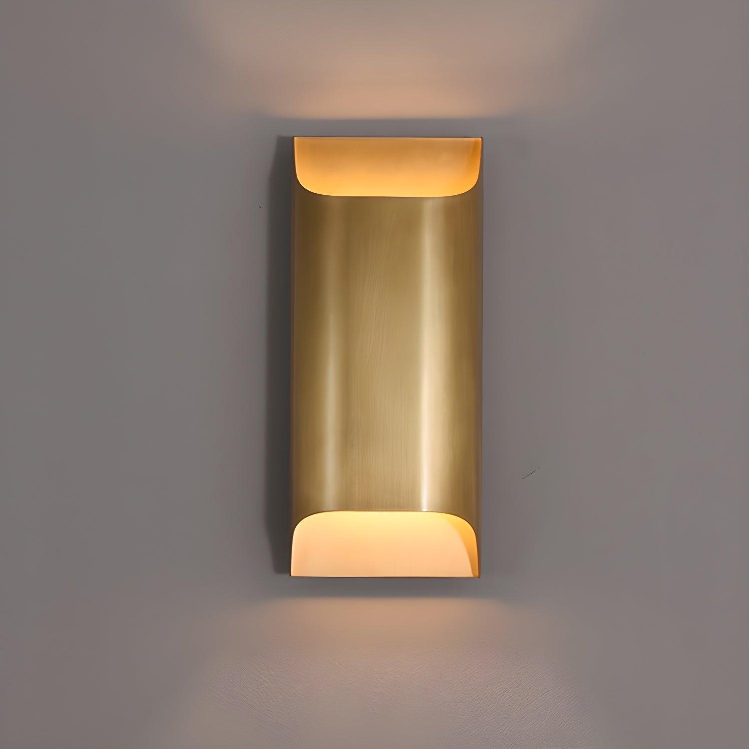 Hardy Applique Murale d'Art Nordic en Laiton - Neutralighting