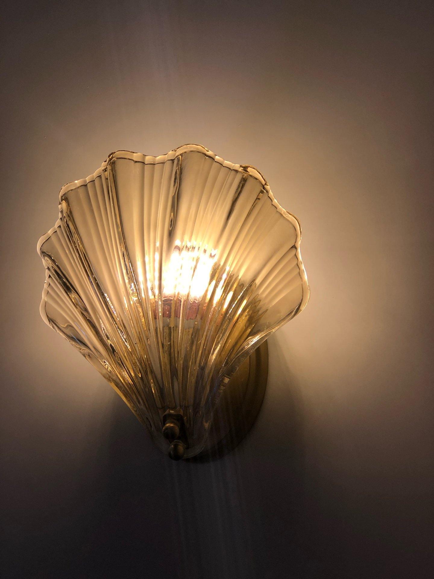Respected Applique Murale en Verre et Laiton Premium - Neutralighting