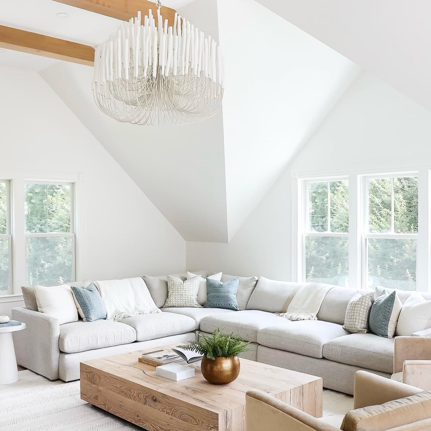 Nyphaiel Postmodern Luxury Wood Chandelier - Letslighting