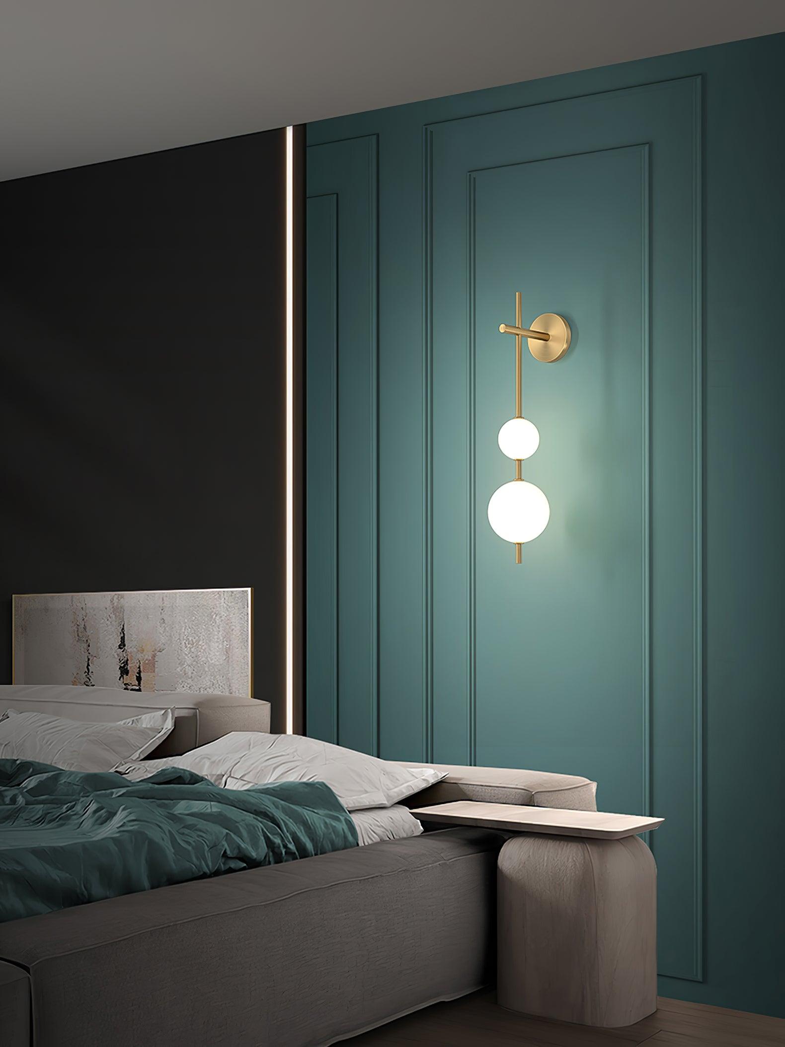 Ilraeia Vertical Globe Plug-in Wall Lamp - Neutralighting