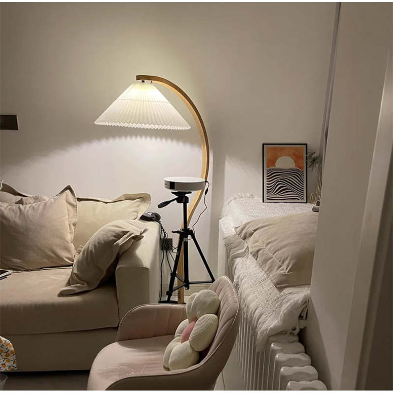 Muto Unique LED Floor Lamp, Wood/Metal, Living Room