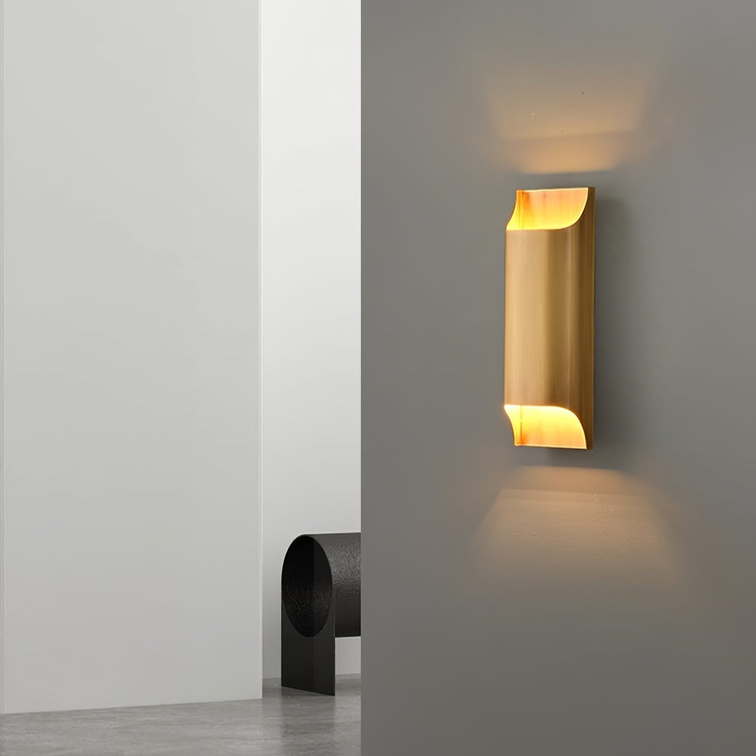 Hardy Applique Murale d'Art Nordic en Laiton - Neutralighting