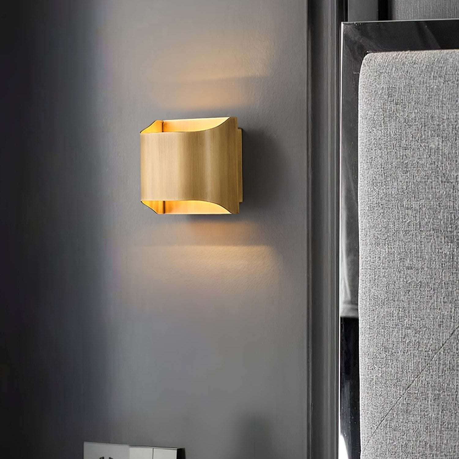 Hardy Applique Murale d'Art Nordic en Laiton - Neutralighting