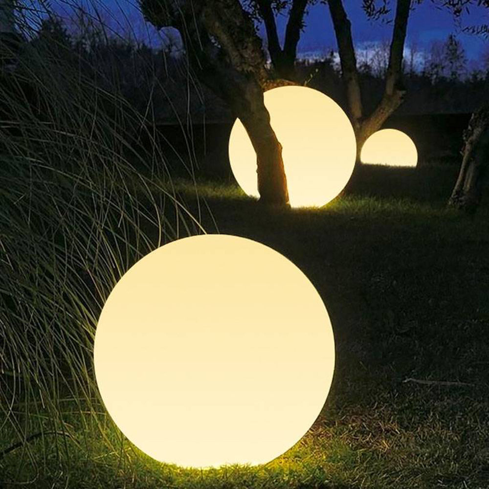 Ray Minimalist Globe LED Outdoor Light, Resin, White