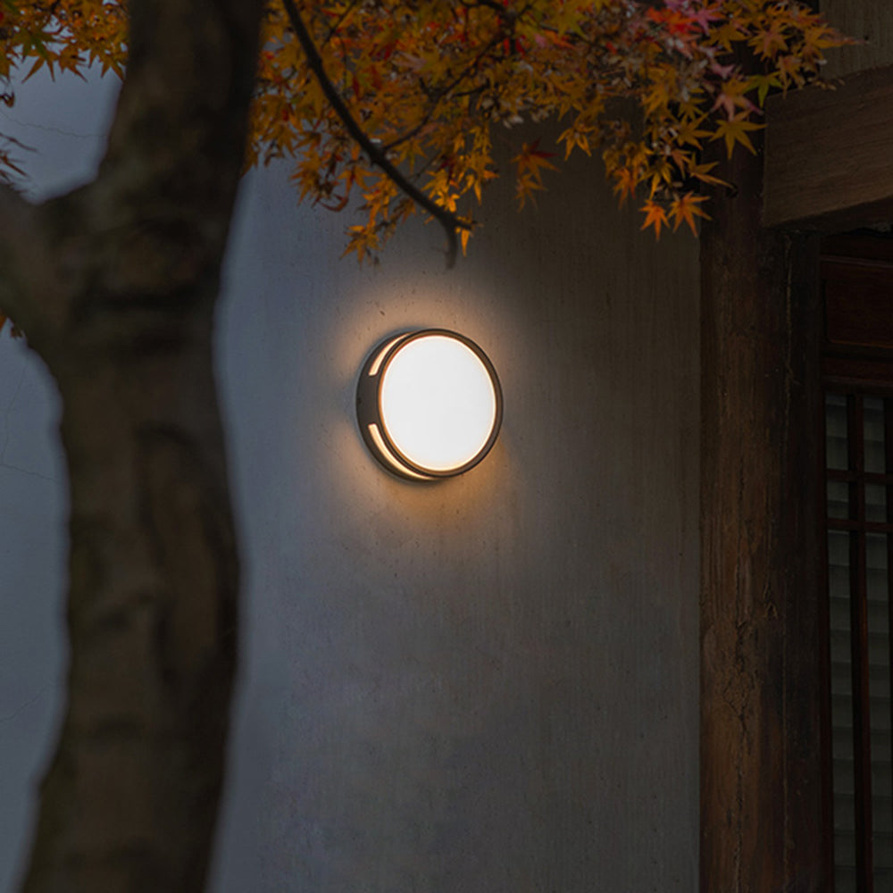Ray Modern Round Metal/Acrylic Outdoor Waterproof Wall Lamp, Black