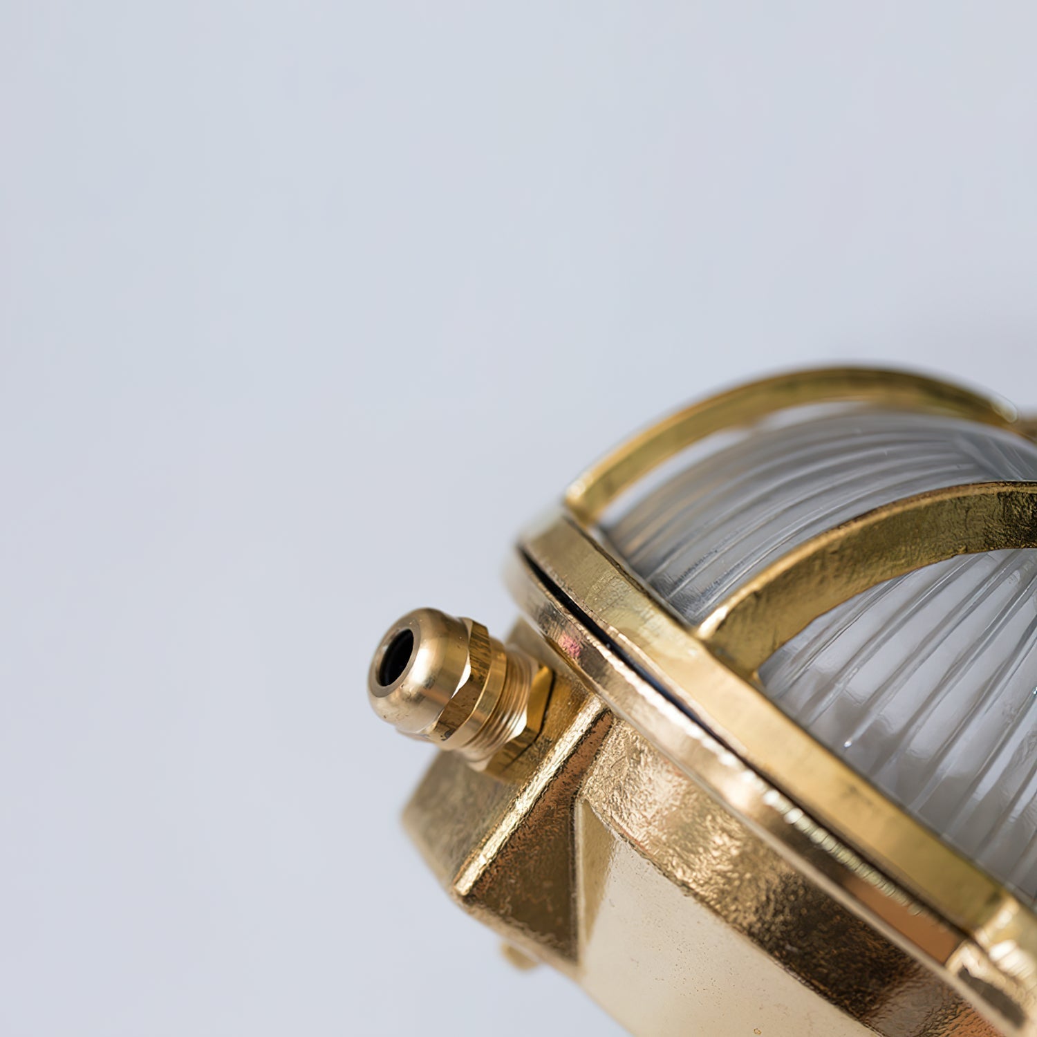Erthearis Vintage Brass Bunker Sconce Wall Lamp - Letslighting