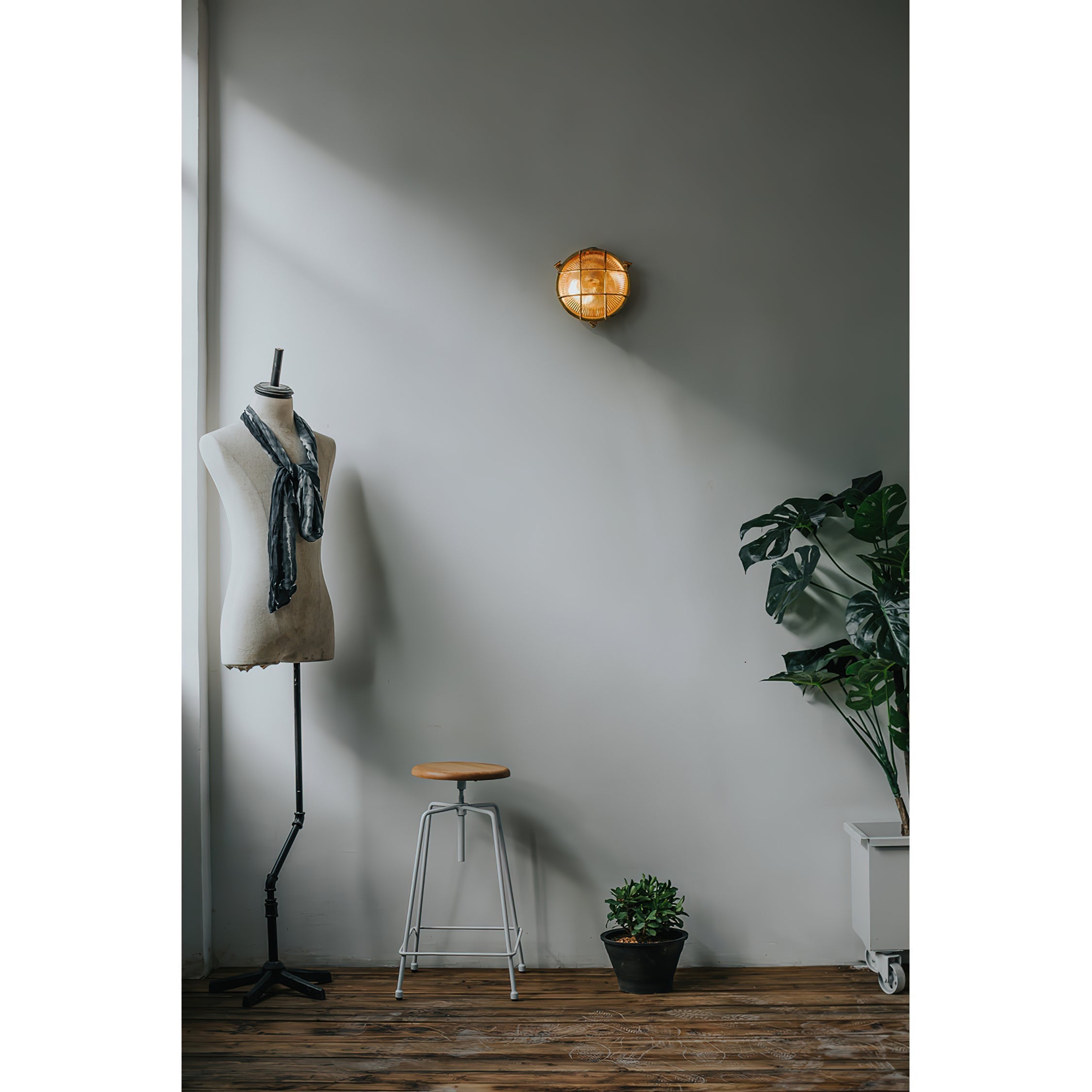Erthearis Vintage Brass Bunker Sconce Wall Lamp - Letslighting
