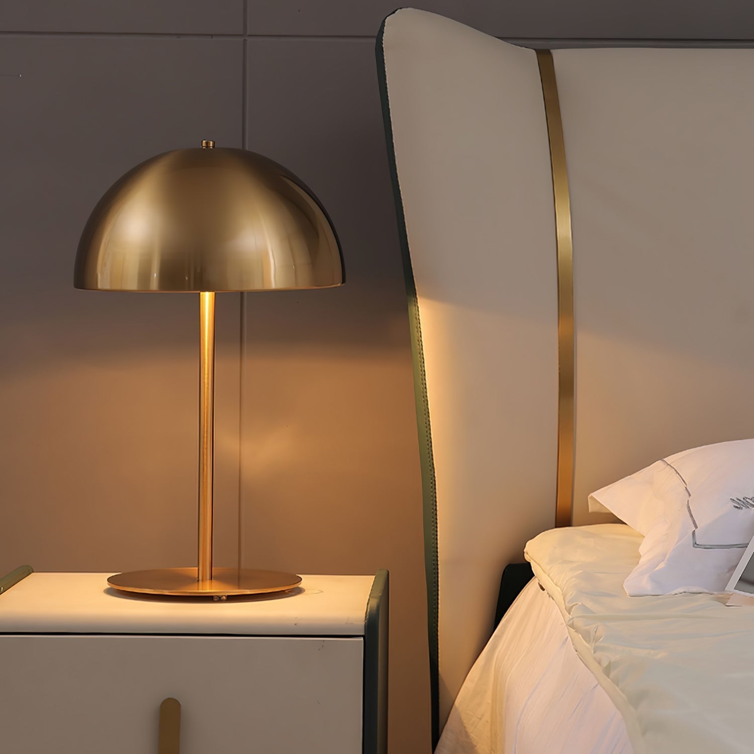 Zephen Acrylic Scandinavian Table Lamp - Letslighting