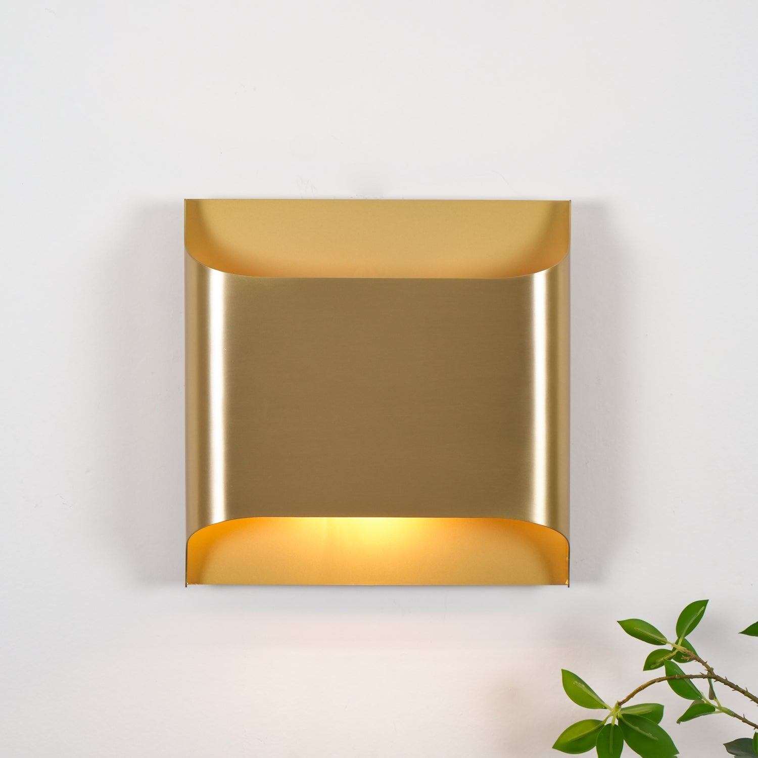 Hardy Applique Murale d'Art Nordic en Laiton - Neutralighting