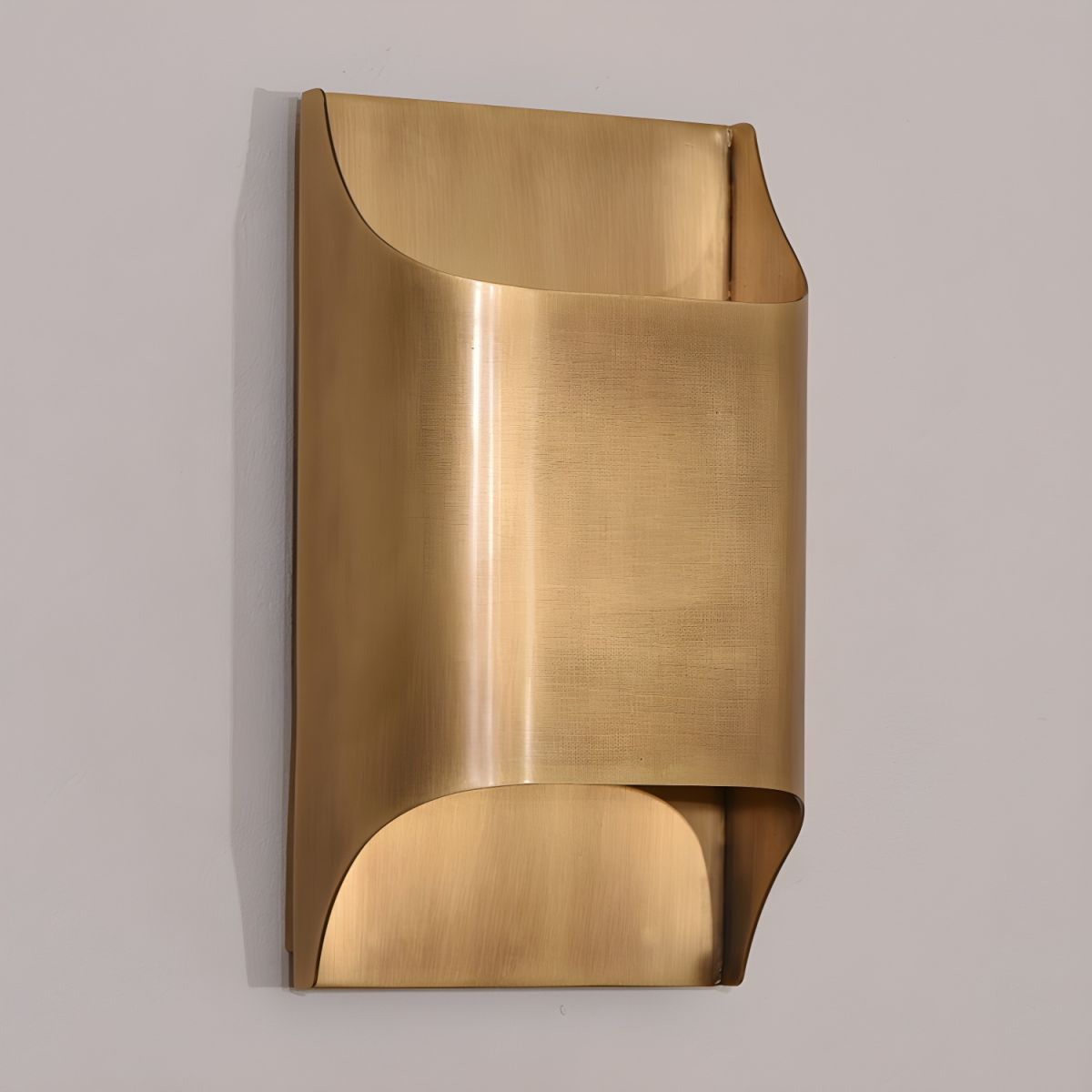 Hardy Applique Murale d'Art Nordic en Laiton - Neutralighting
