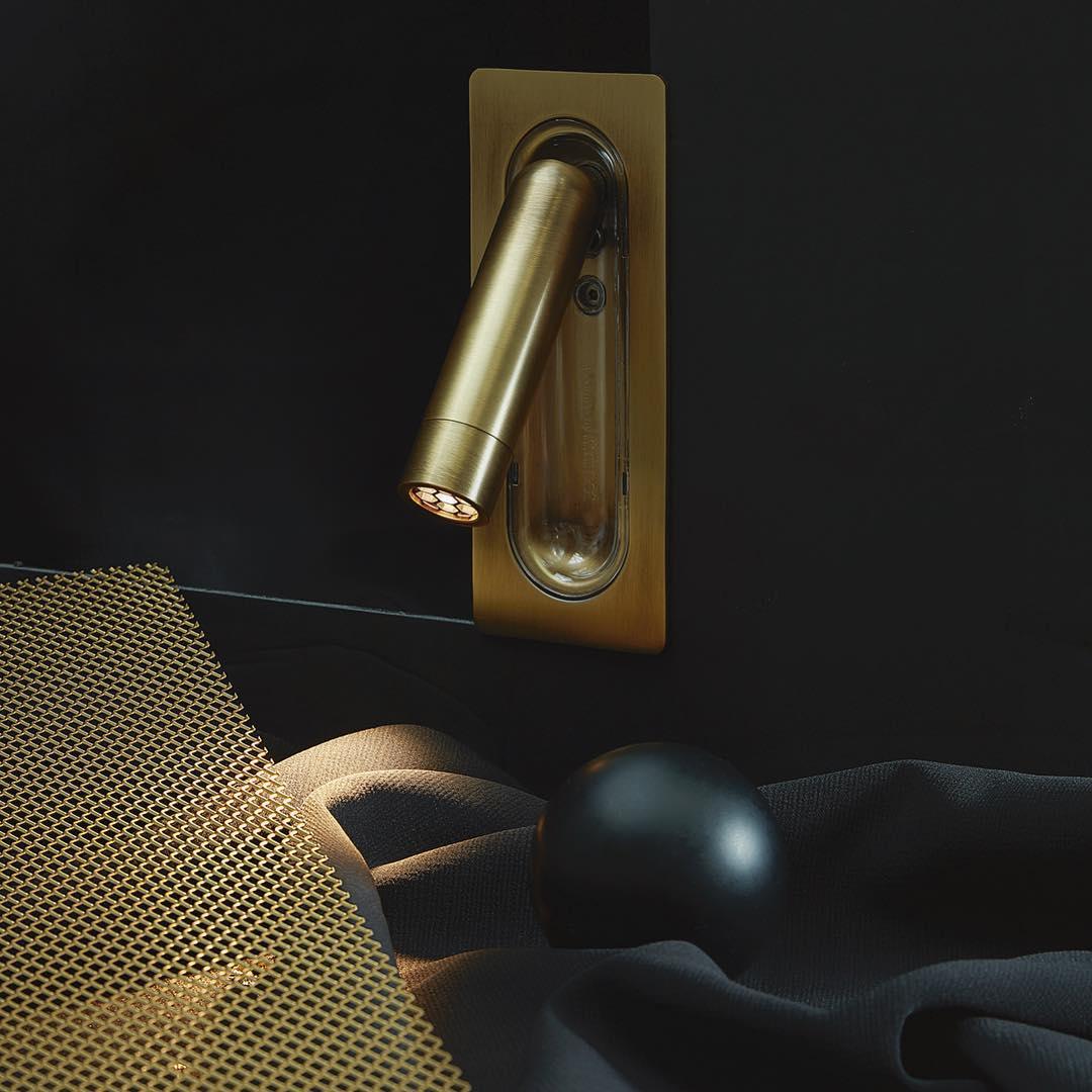 Fioro Lampe Murale Industrielle en Acrylique - Neutralighting