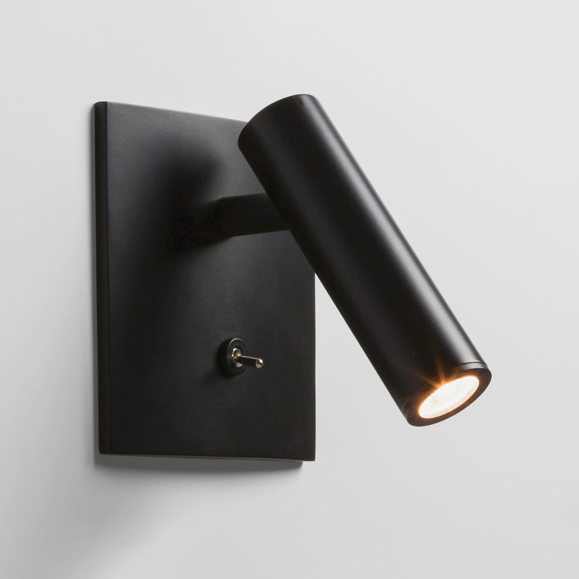 Astra Applique Murale Micro Carrée Spot Avec Interrupteur - Neutralighting