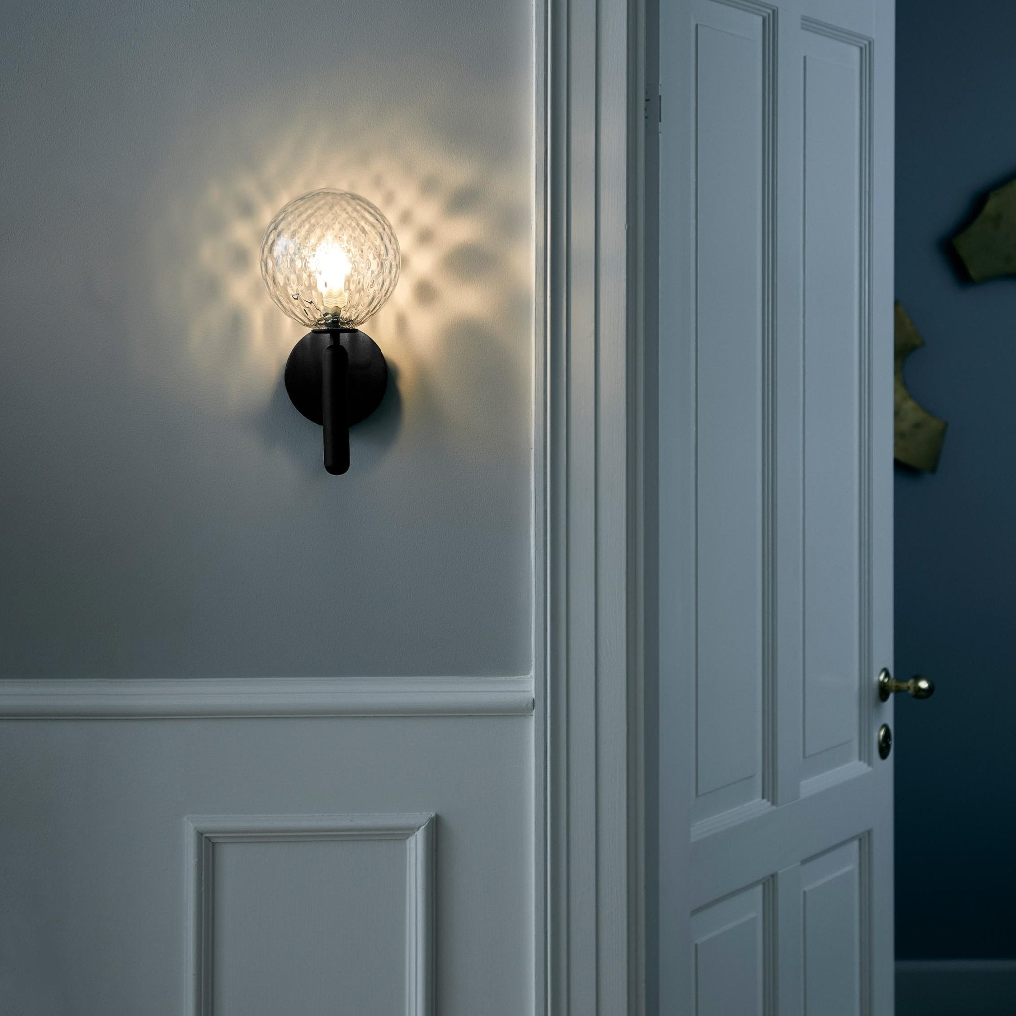 Ilirila Applique Murale Moderne Minimaliste en Laiton et Verre - Neutralighting