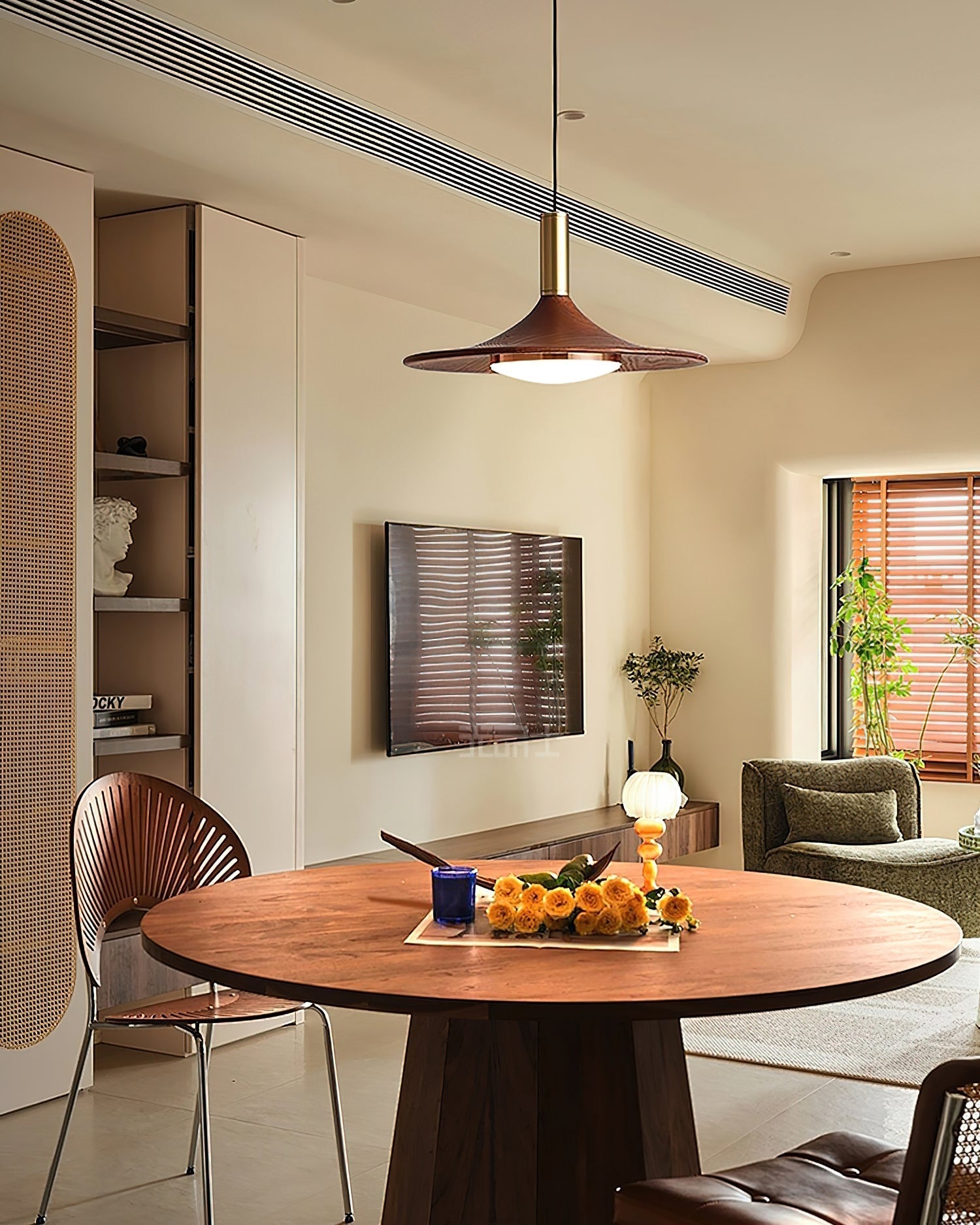 Pend­­ant Light Hat Shape Midcentury - Neutralighting