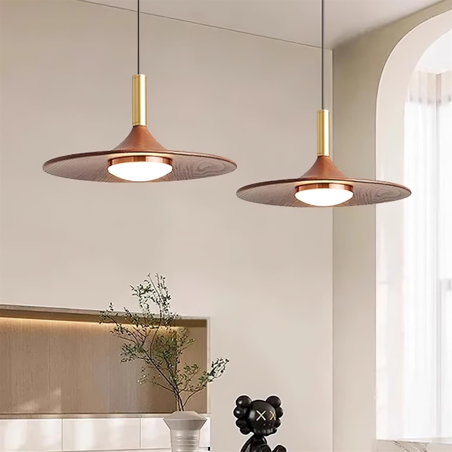 Pend­­ant Light Hat Shape Midcentury - Neutralighting