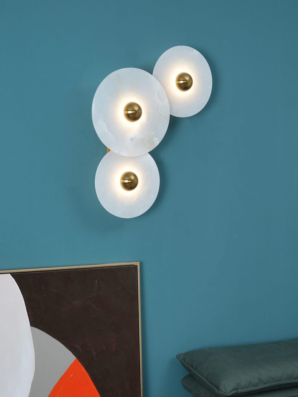 Round Wall Lamp Alabaster Fluted Brass - Neutralighting